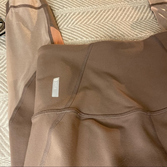 ZELLA High Rise Contrast Workout Legging - Picture 5 of 7